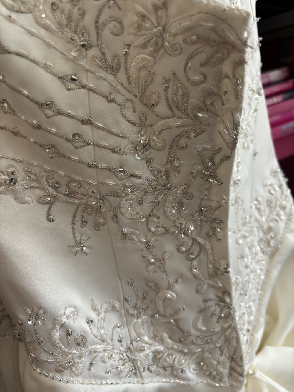 Vintage Elegant White Wedding Dress with Long Embroidered Train - Picture 12 of 16